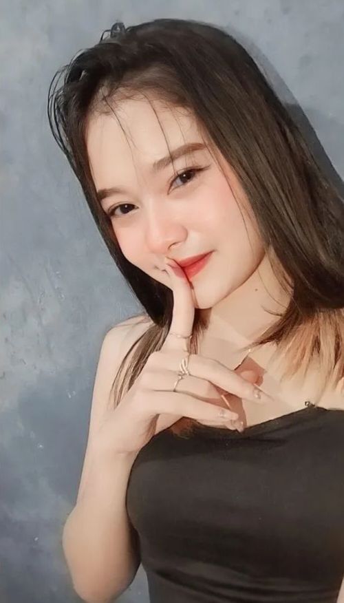 Cerita Sex Belahan Dada Mbak Cia, Penjaga Kantin Yang Genit